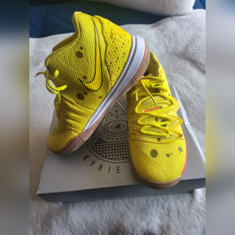 Kyrie 13c sponge bob shoes
